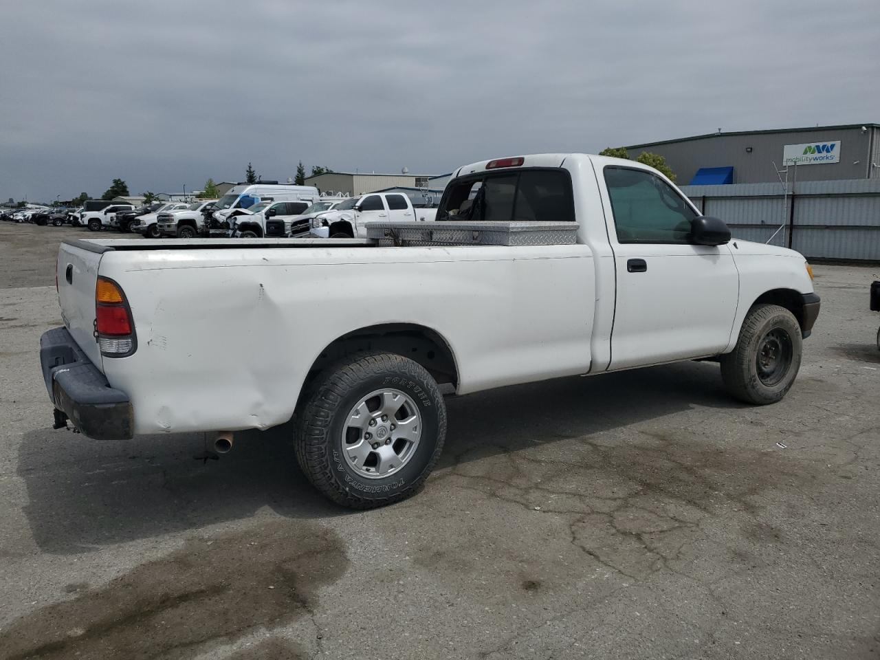 2001 Toyota Tundra - Image 3