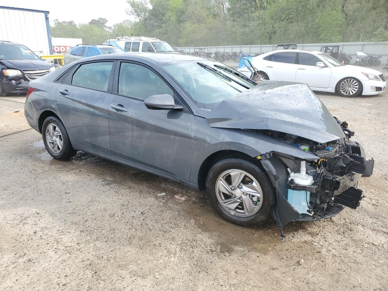 2025 Hyundai Elantra Se - Фото 4