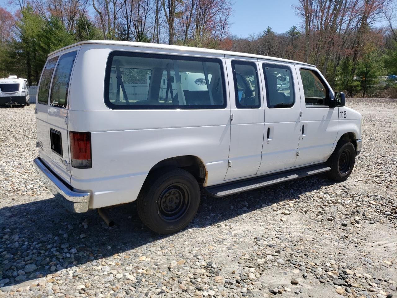 2011 Ford Econoline E150 Wagon - Фото 3