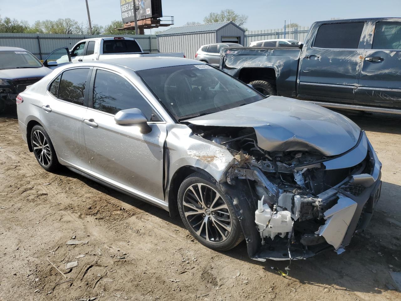 2020 Toyota Camry Se - Image 4