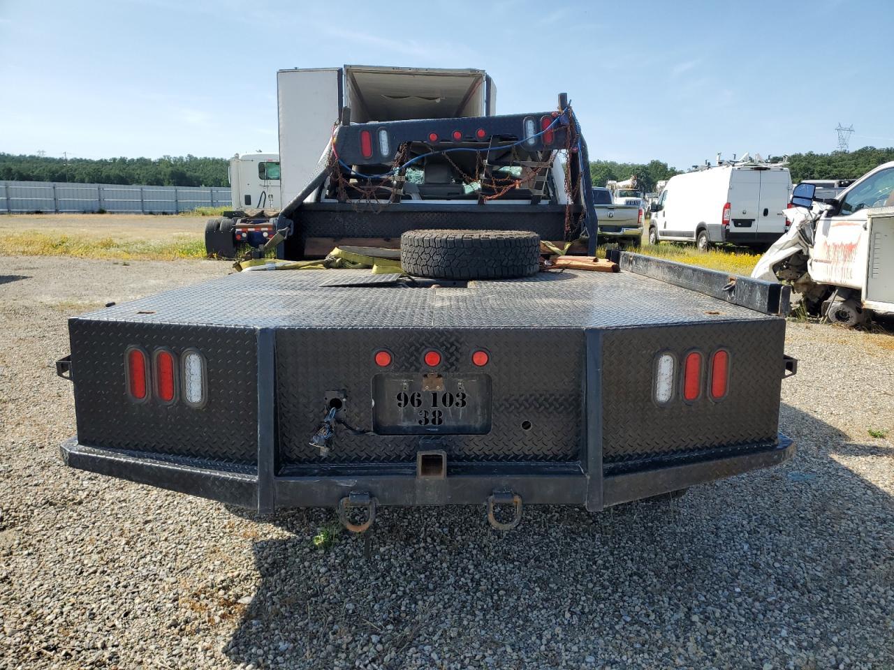 2022 Ford F350 Super Duty - Фото 6