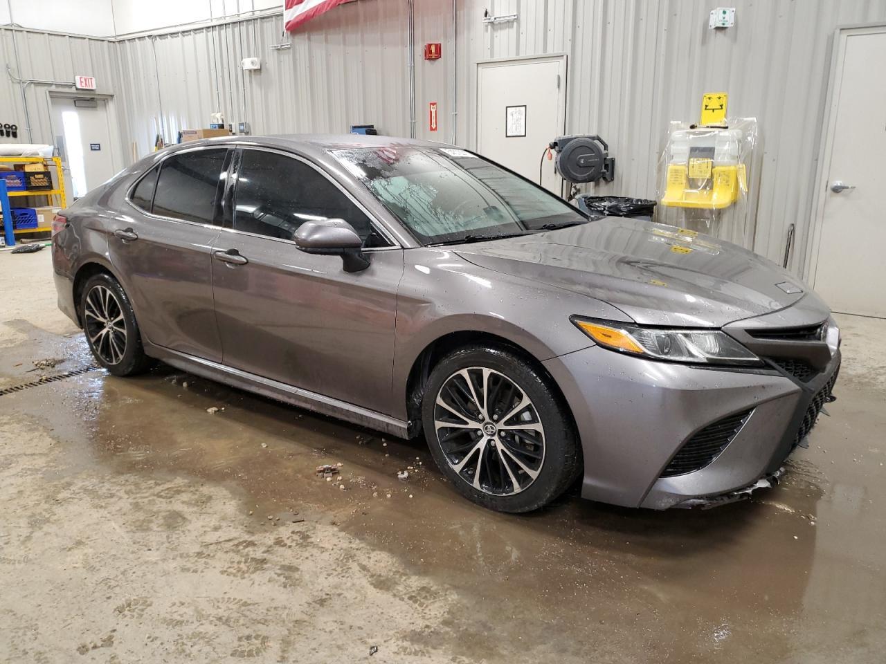 2018 Toyota Camry L - Image 4