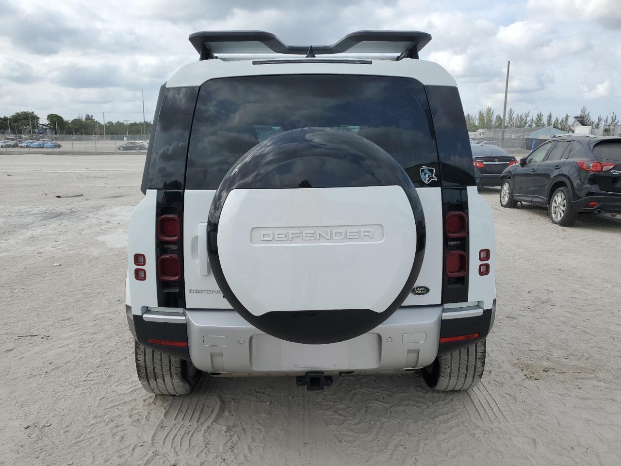 2023 Land Rover Defender 110 Se - Image 6