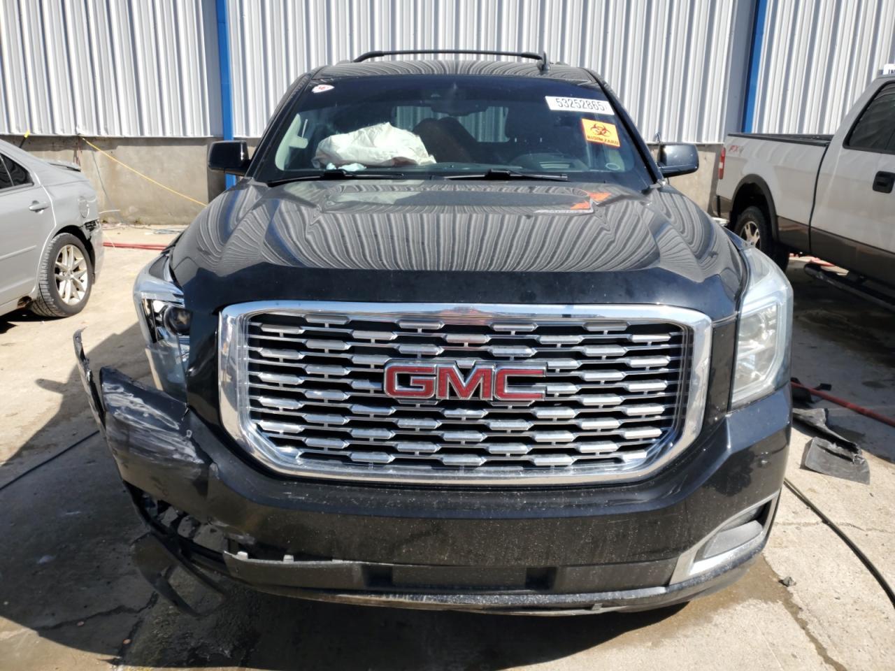 2018 GMC Yukon Denali - Фото 5
