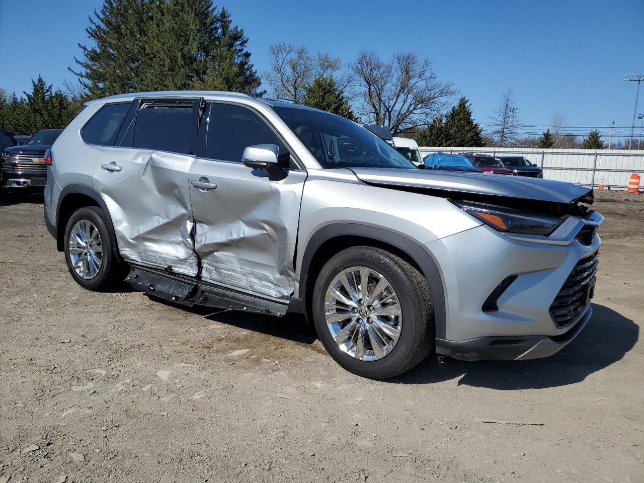 2024 Toyota Grand Highlander Xle - Image 4