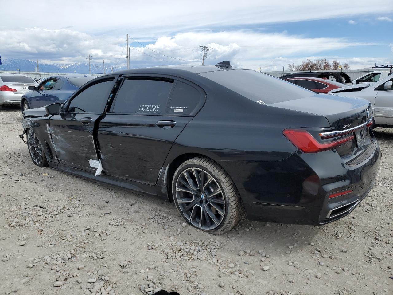 2021 BMW 750 Xi - Фото 2