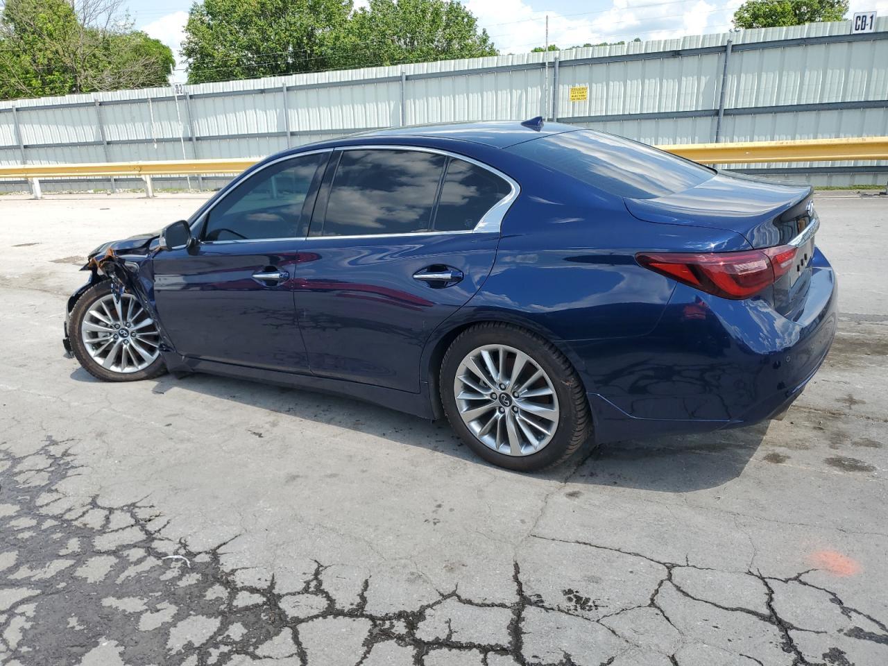 2021 Infiniti Q50 Luxe - Фото 2