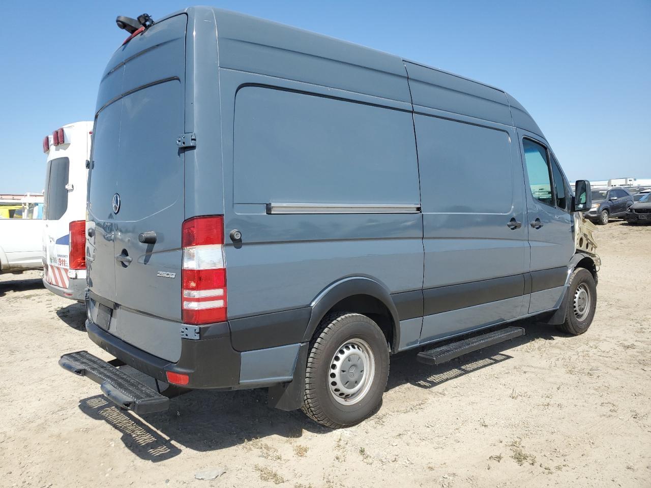 2018 Mercedes-Benz Sprinter 2500 - Фото 3
