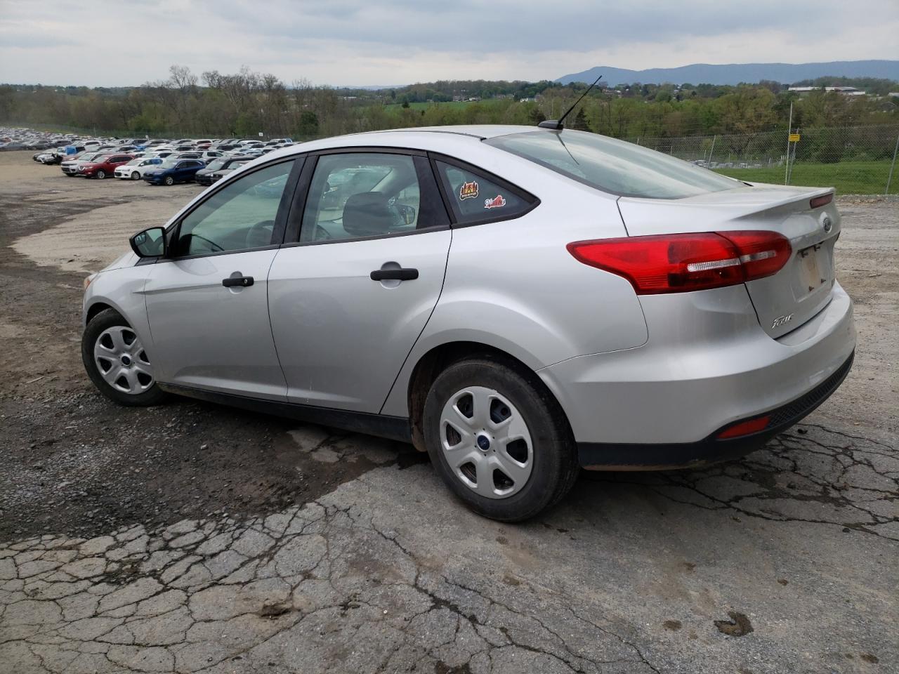 2017 Ford Focus S - Фото 2