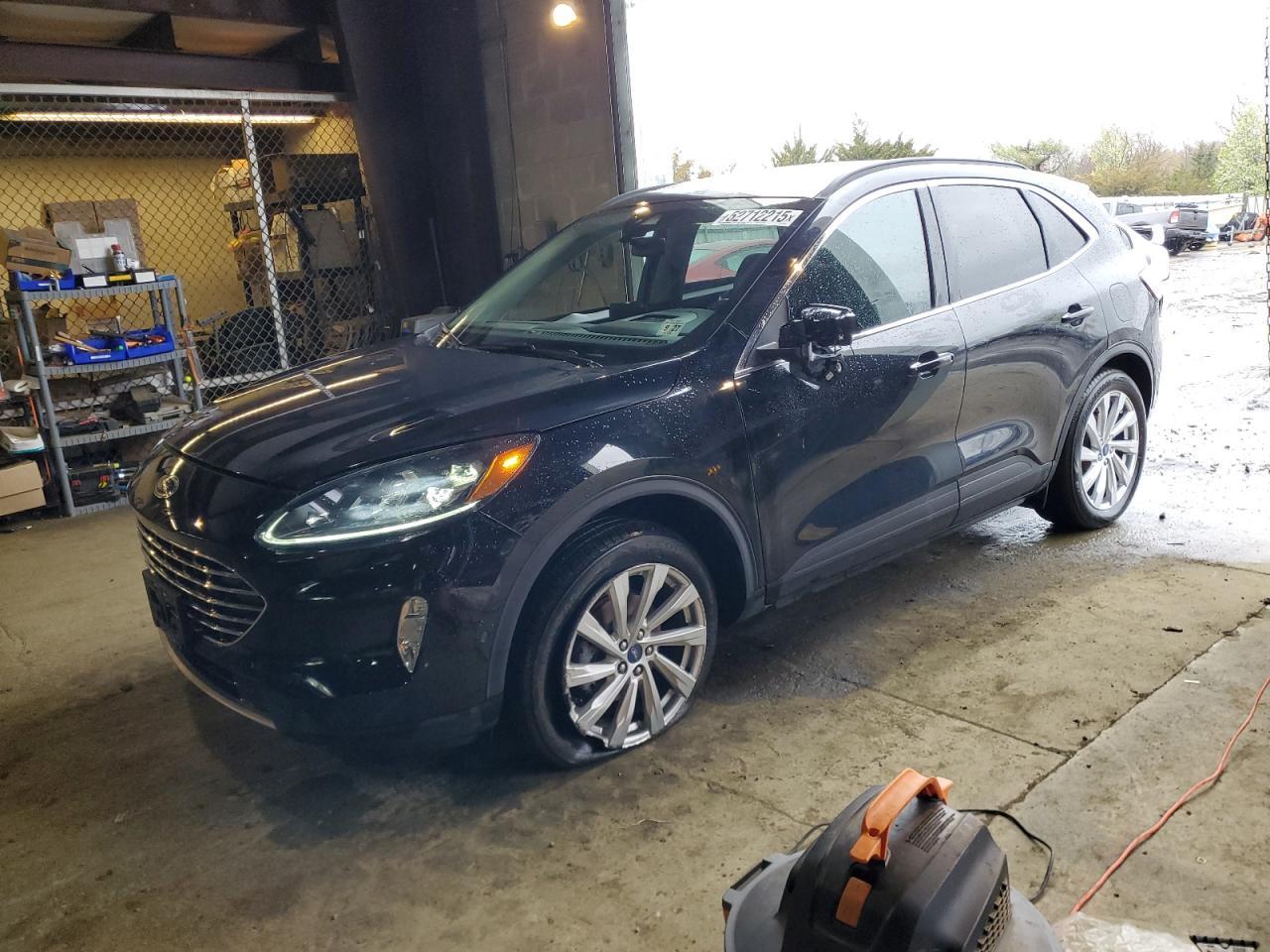 2022 Ford Escape Titanium