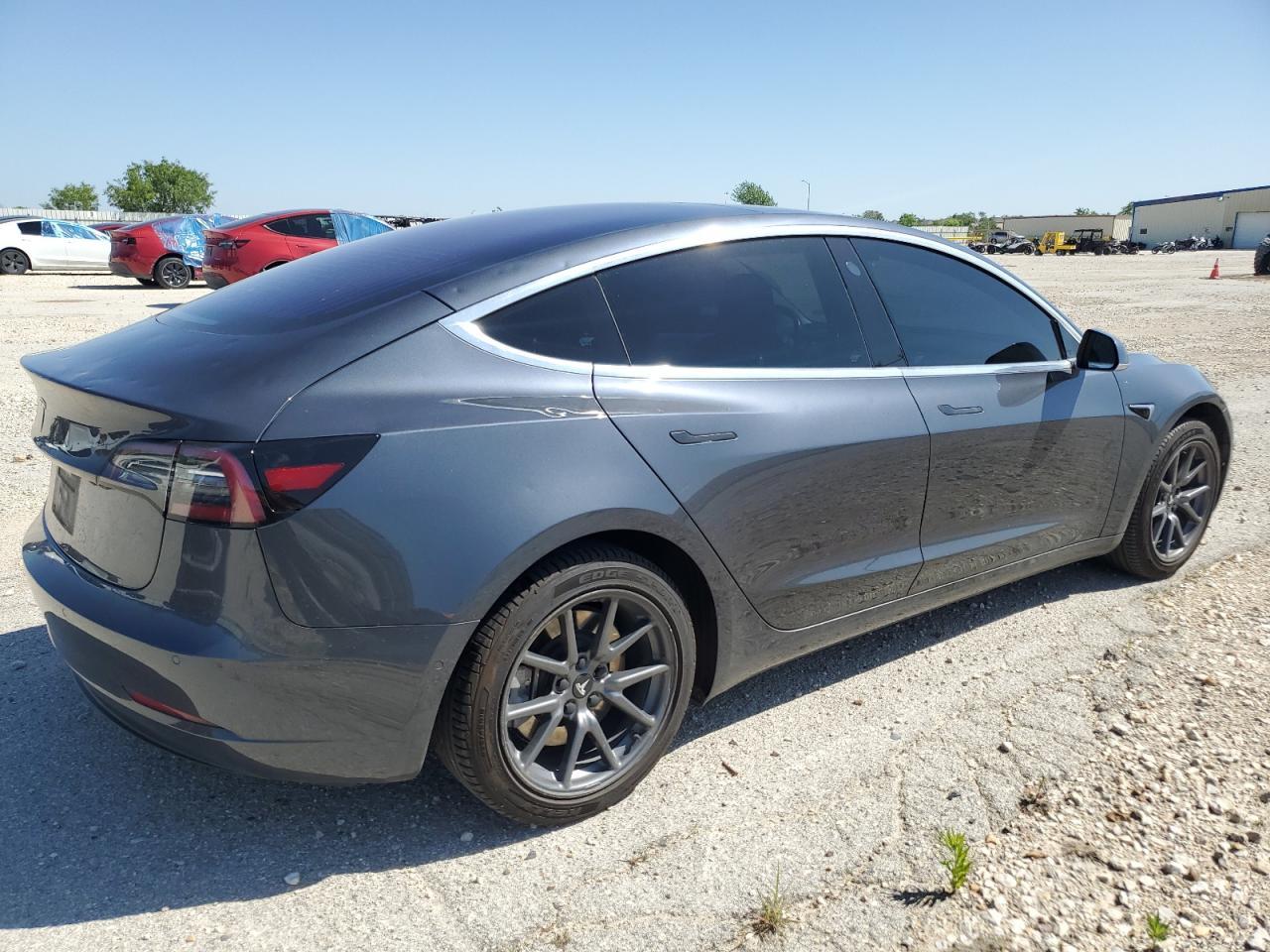 2018 Tesla Model 3 - Фото 3