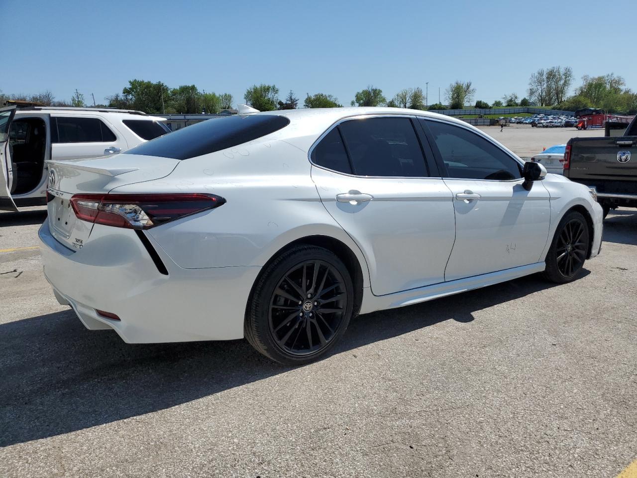 2022 Toyota Camry Xse - Image 3