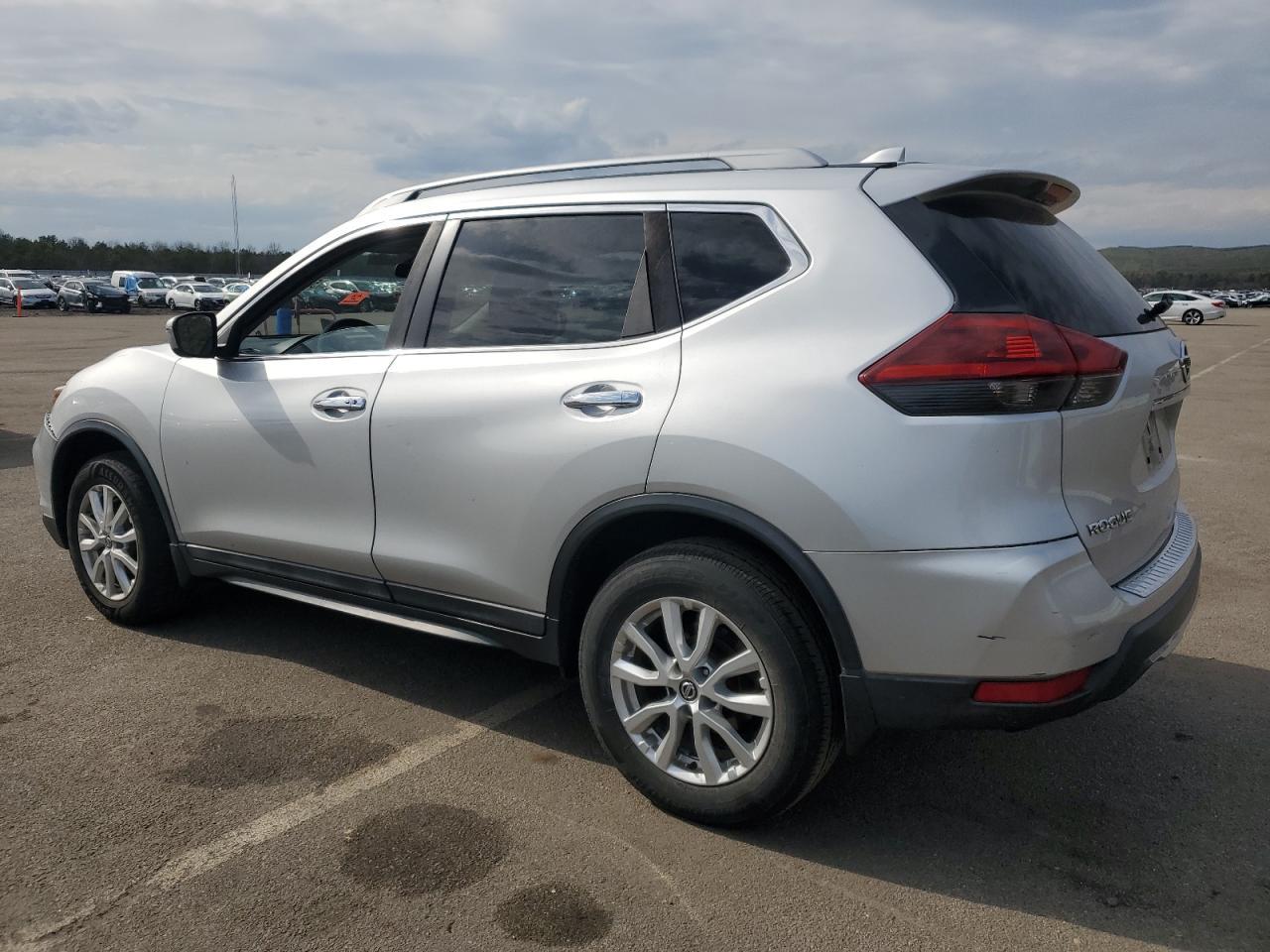 2018 Nissan Rogue S - Фото 2