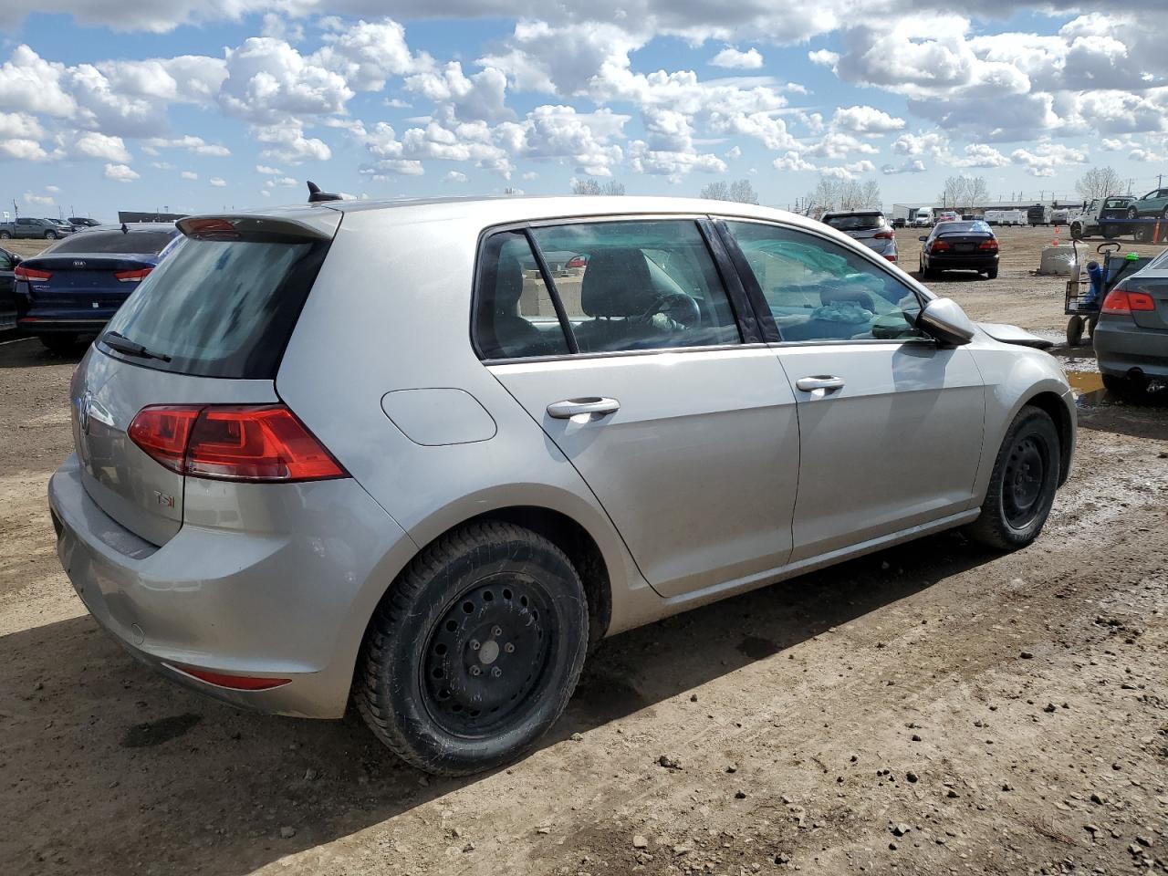 2016 Volkswagen Golf S/Se - Image 3