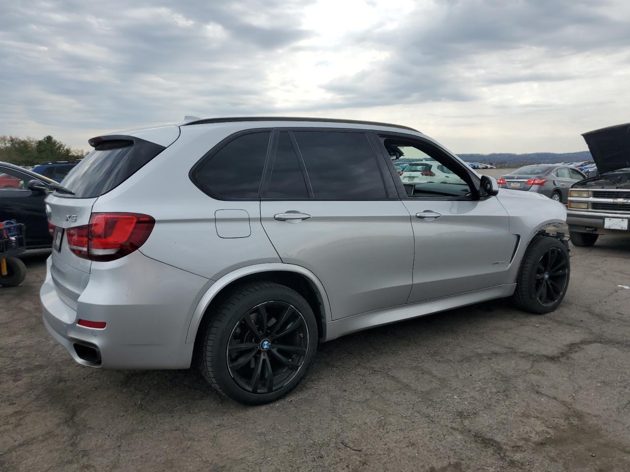 2016 BMW X5 xDrive50I - Фото 3