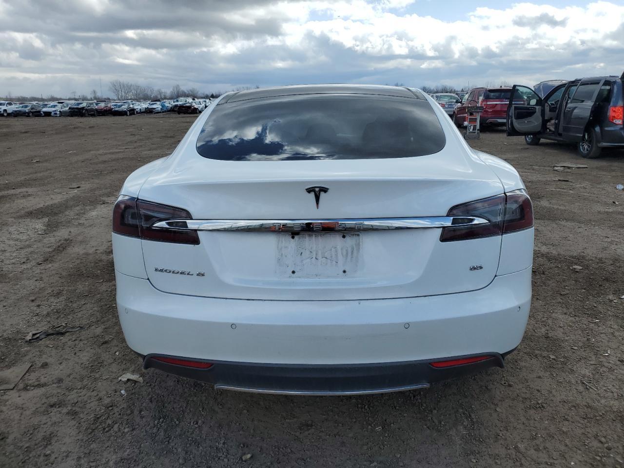 2015 Tesla Model S 85 - Фото 6