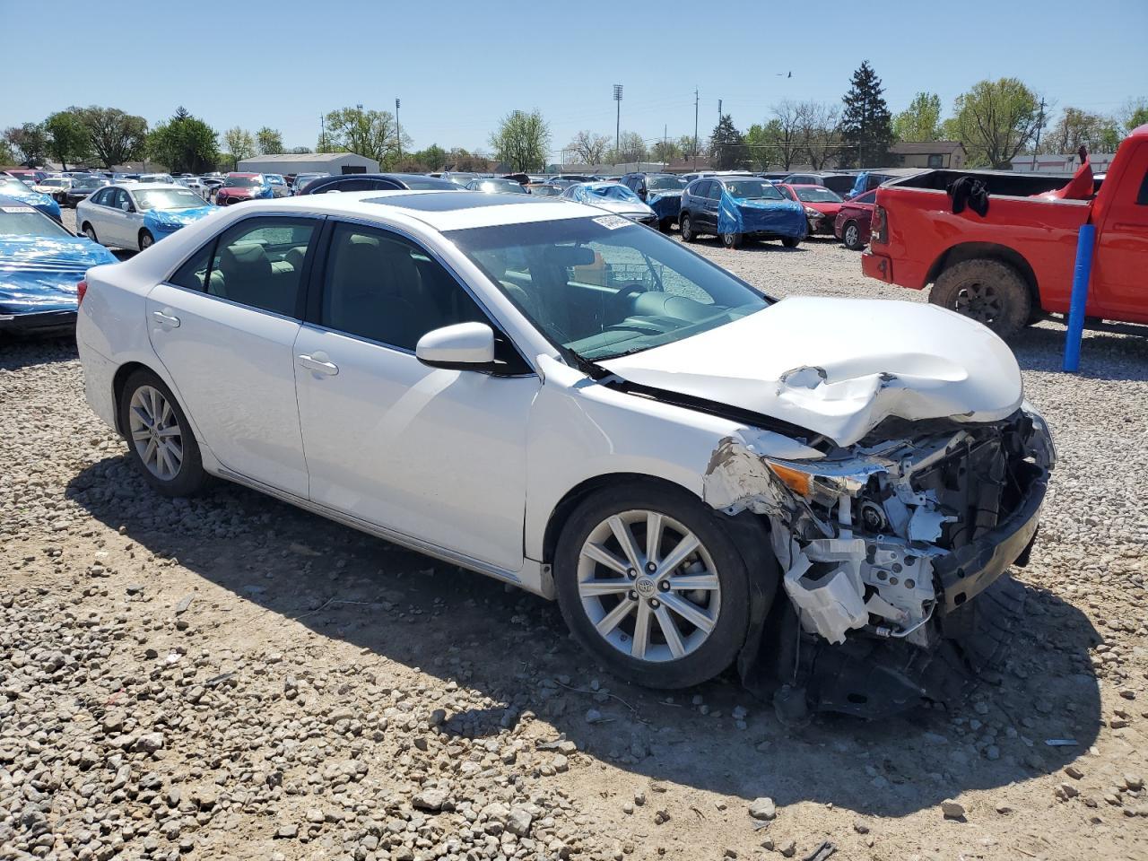 2014 Toyota Camry Se - Image 4