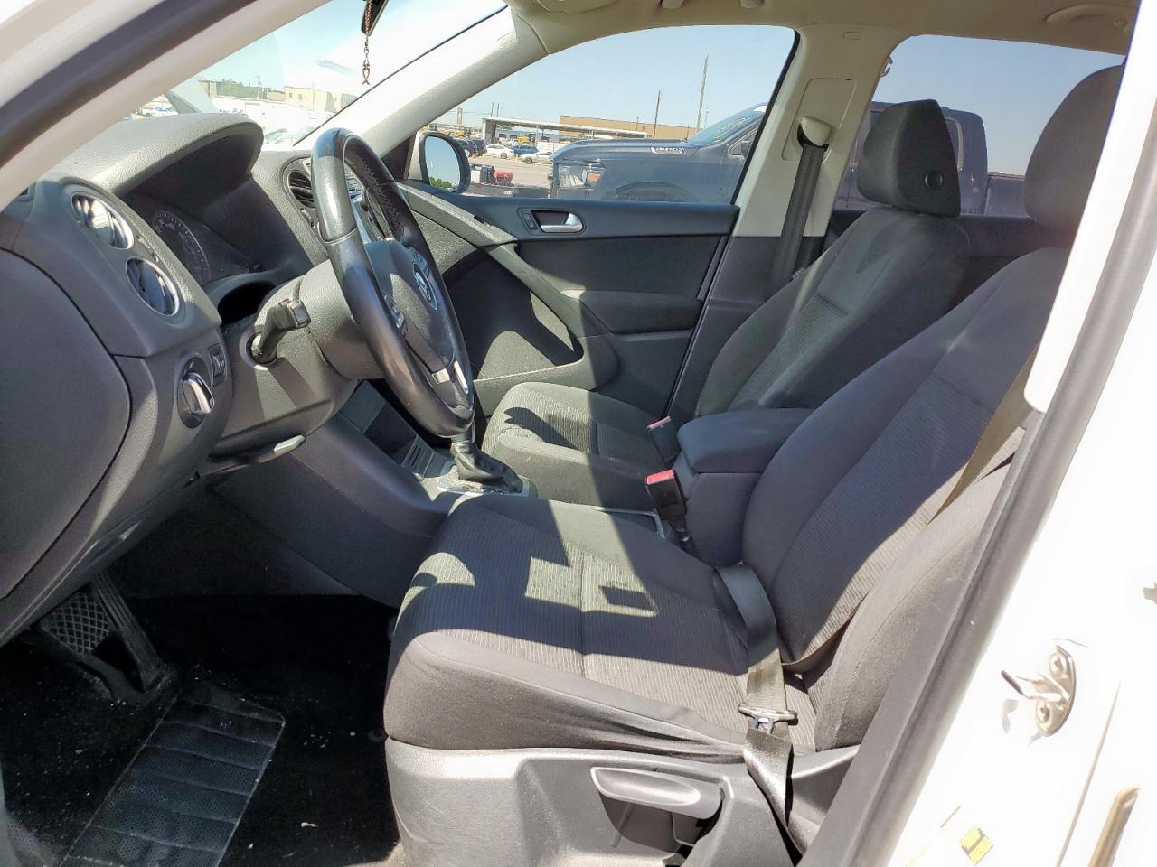 2015 Volkswagen Tiguan S - Фото 7
