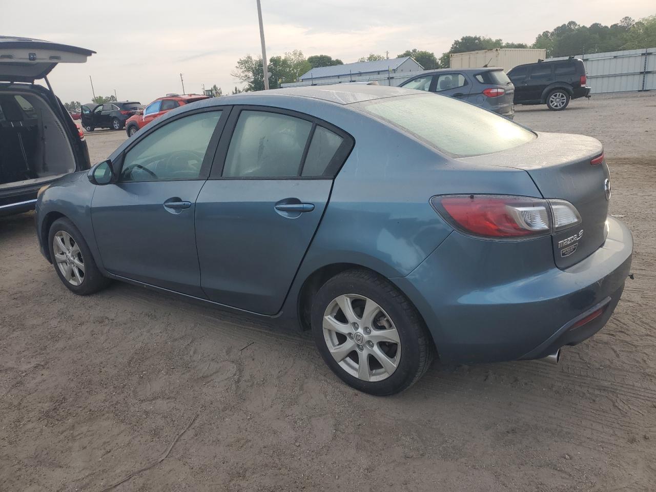 2010 Mazda 3 I - Фото 2