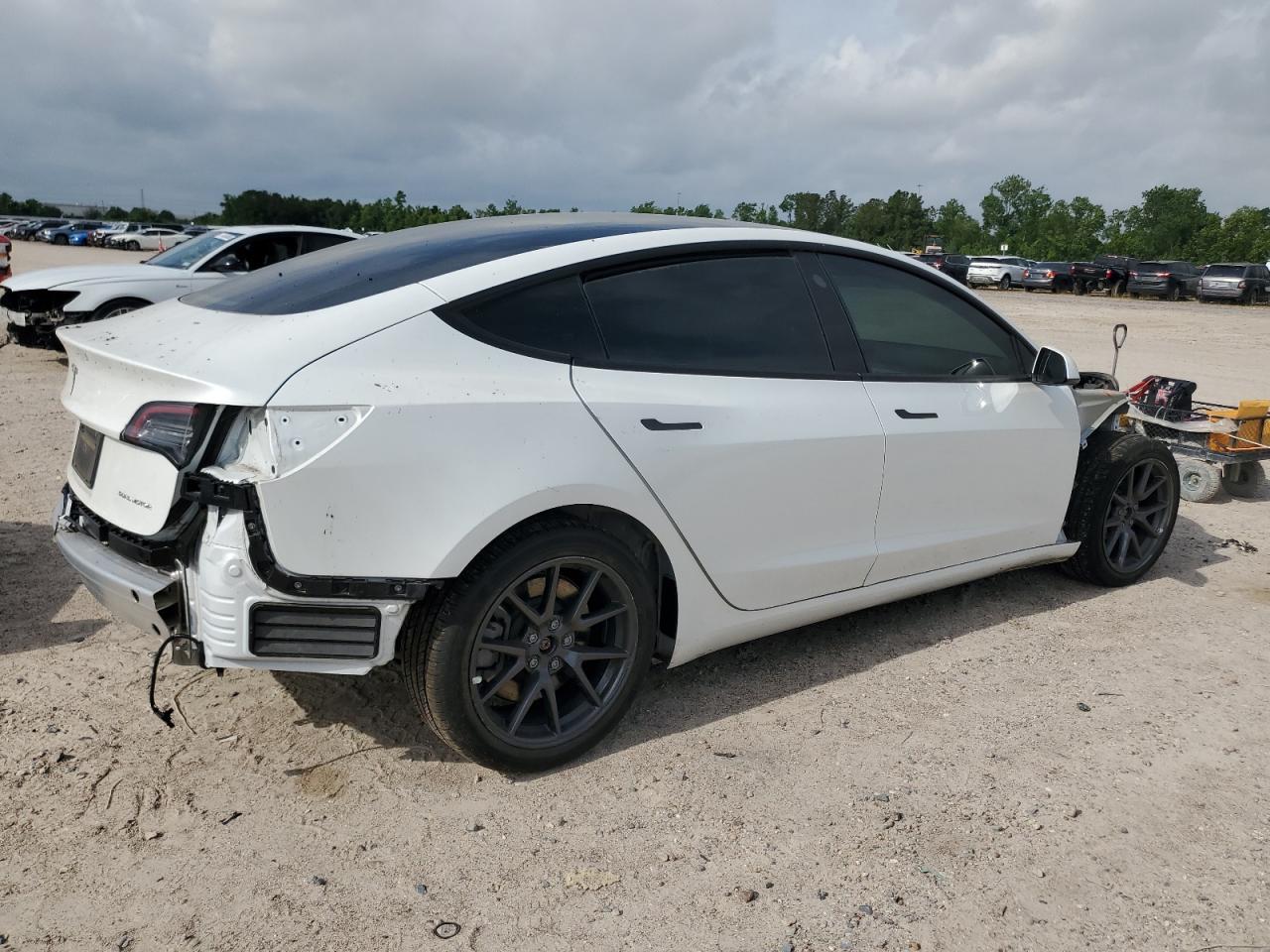 2022 Tesla Model 3 - Image 3