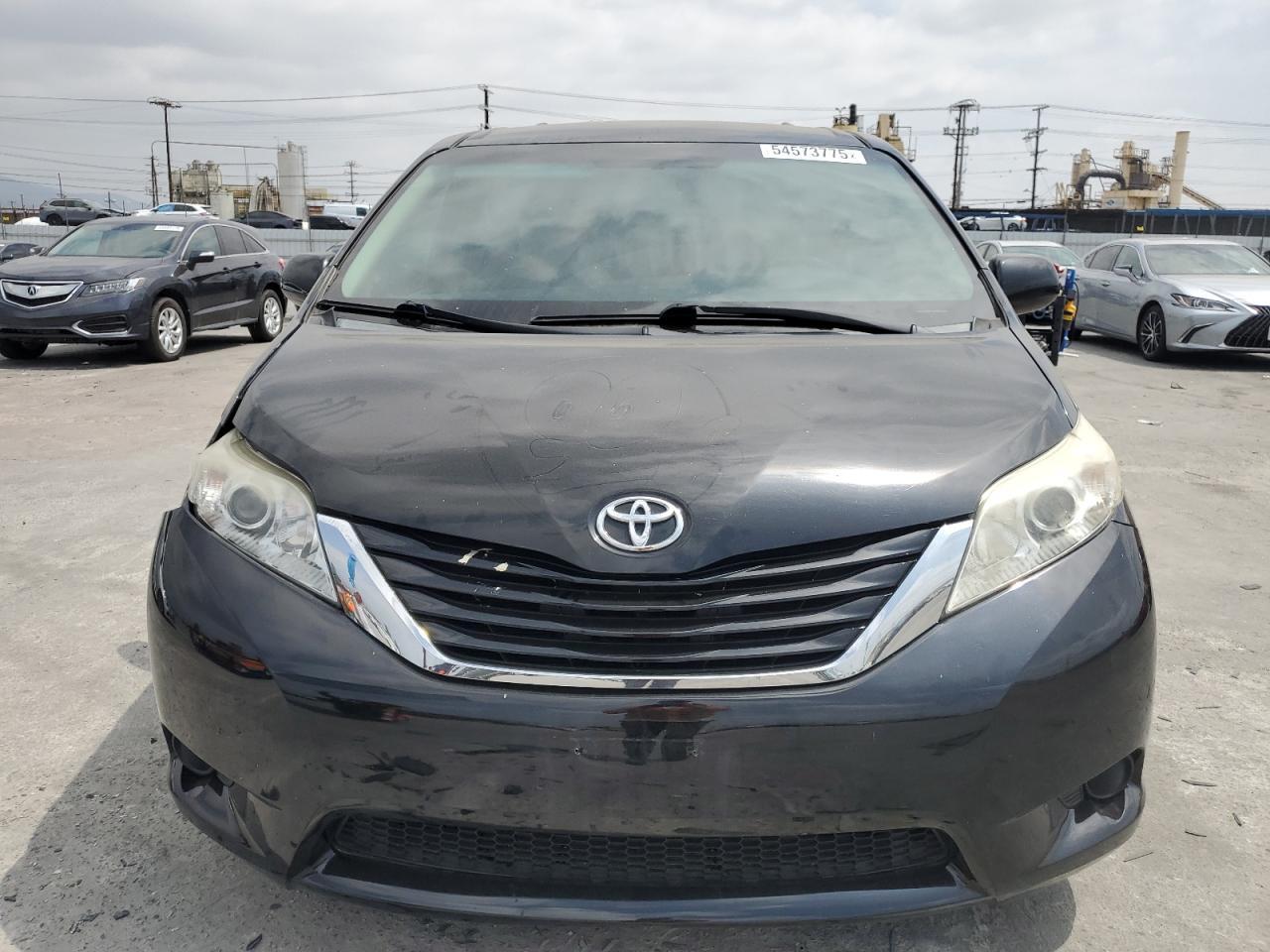 2015 Toyota Sienna Le - Фото 5