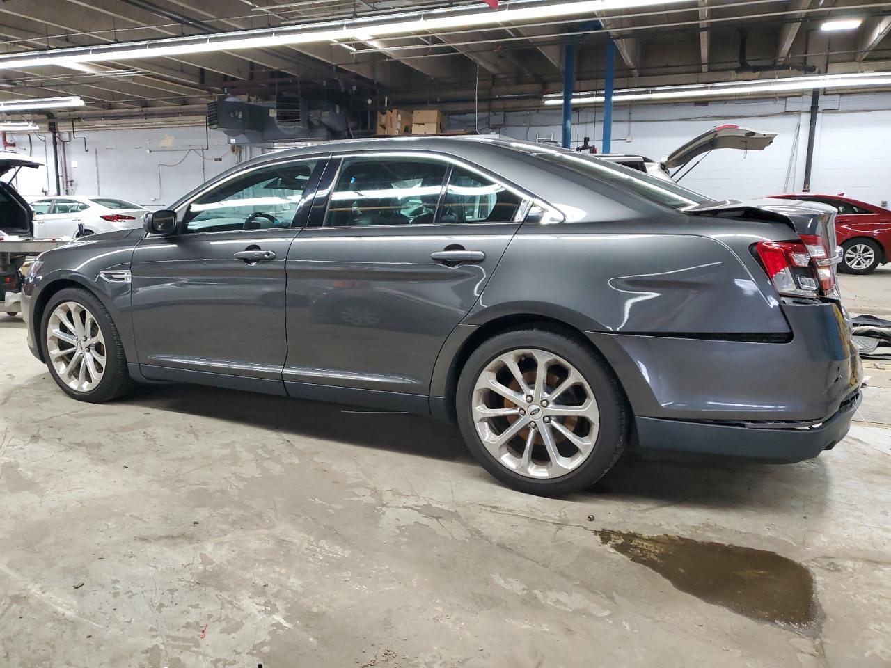 2015 Ford Taurus Limited - Image 2