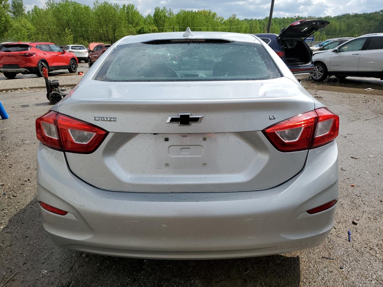2018 Chevrolet Cruze Lt - Image 6
