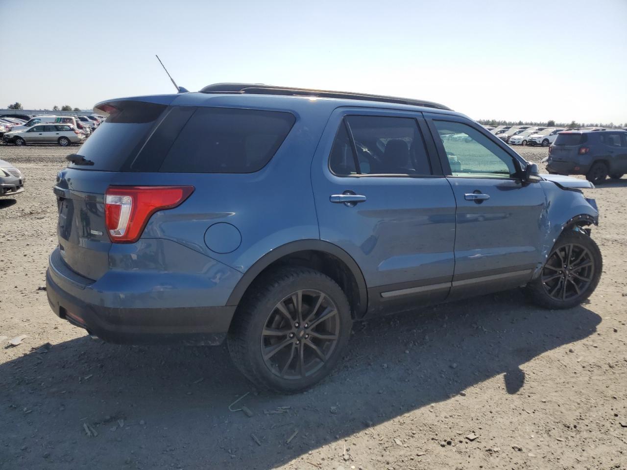 2019 Ford Explorer Xlt - Фото 3