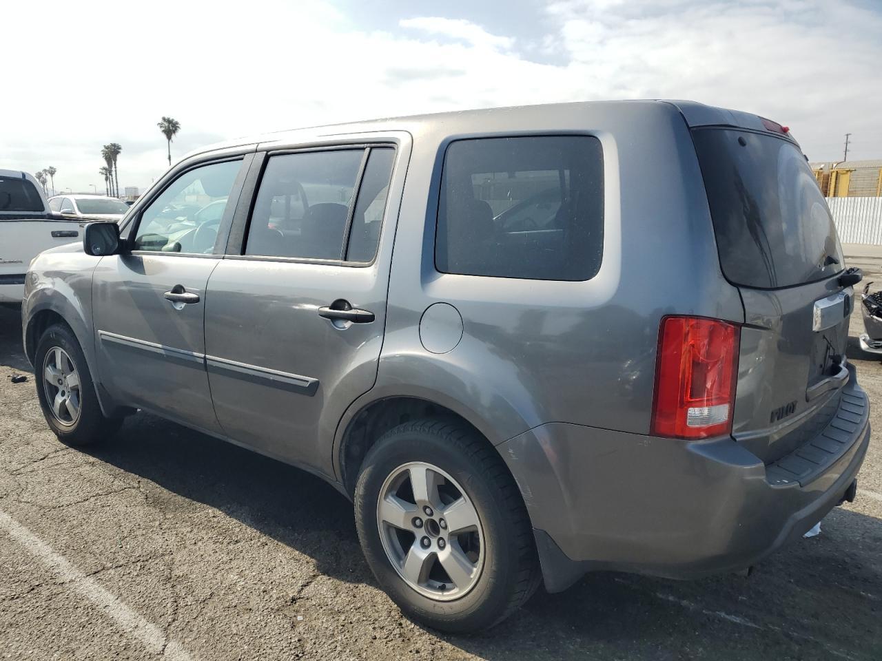 2011 Honda Pilot Lx - Image 2