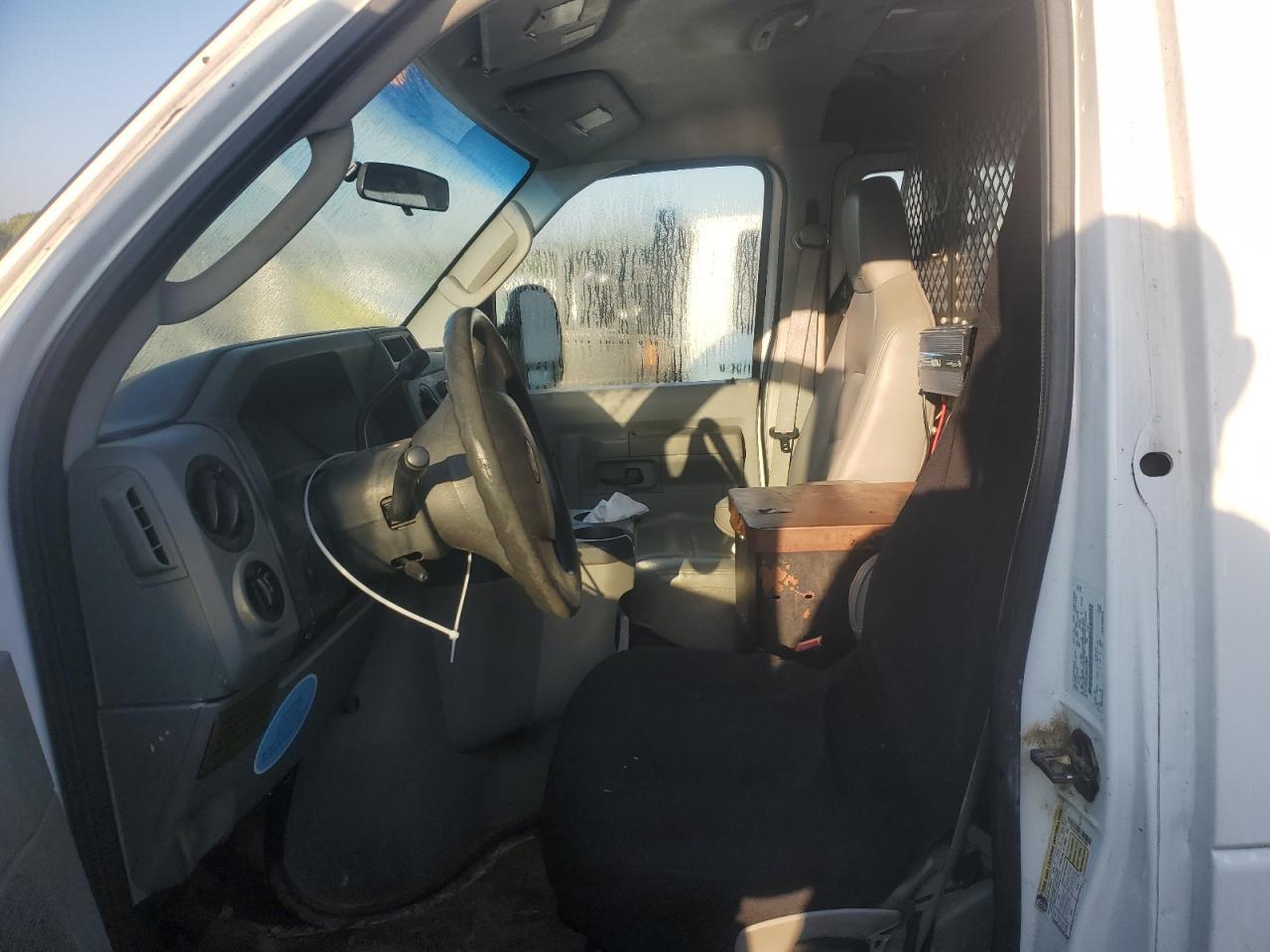 2009 Ford Econoline E350 Super Duty Van - Image 5