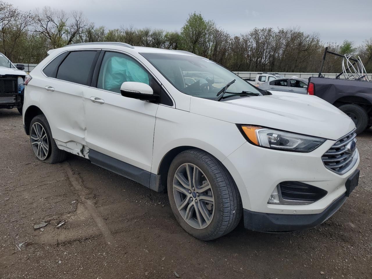 2022 Ford Edge Titanium - Image 4