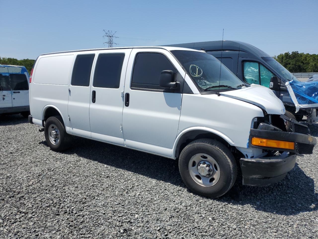 2024 Chevrolet Express G2500 - Фото 4