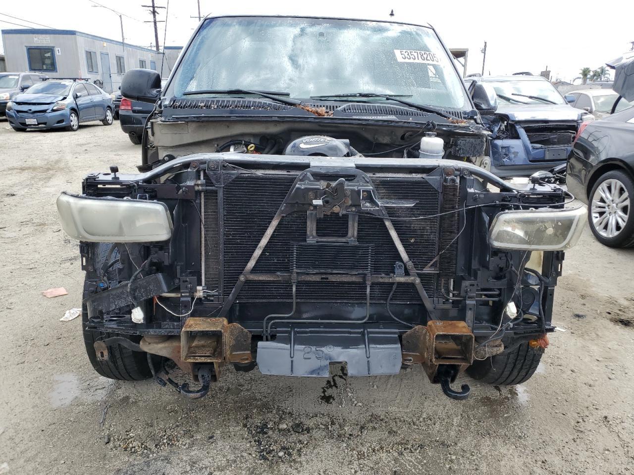 2002 GMC Sierra C1500 Heavy Duty - Image 5
