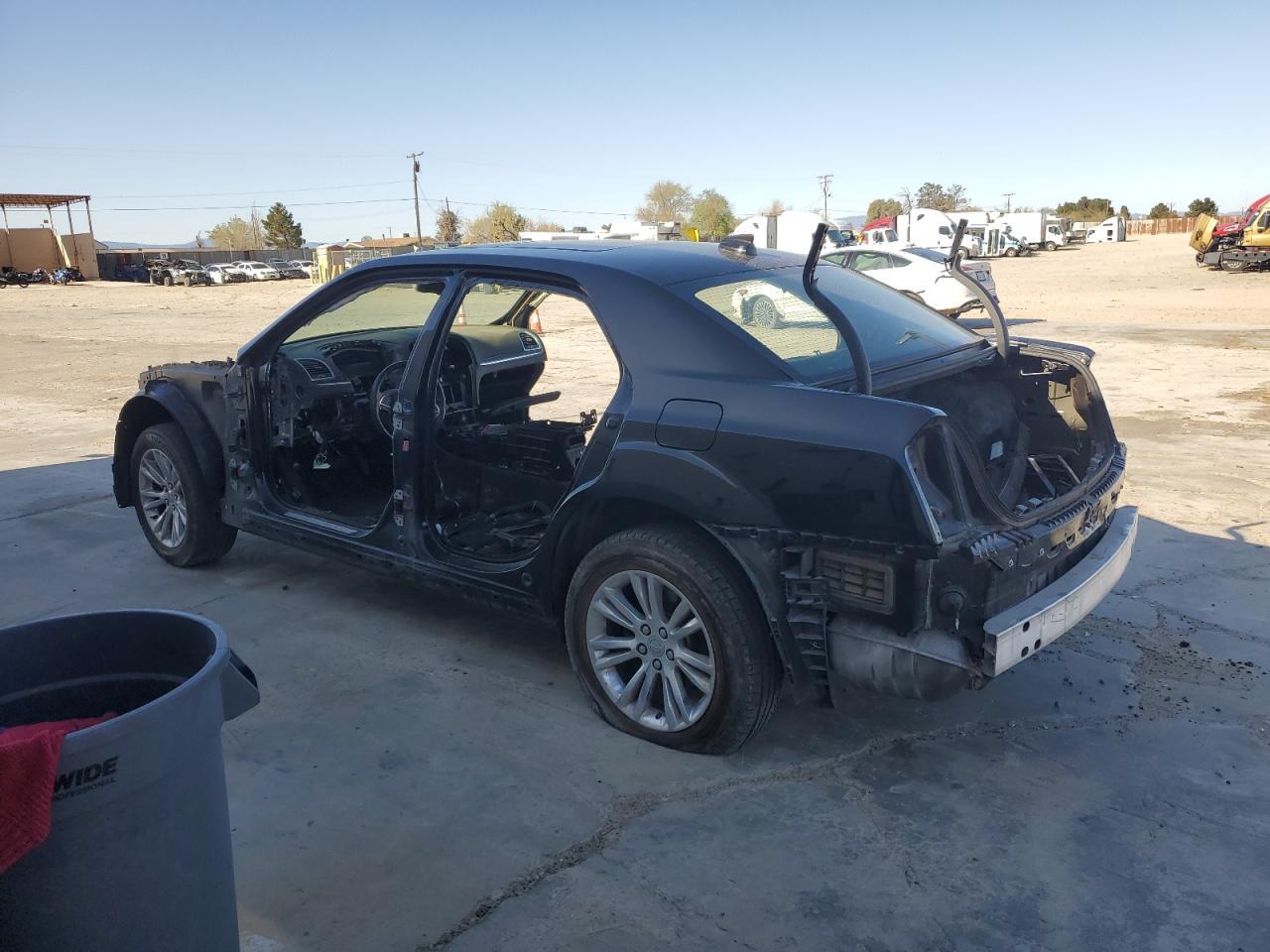 2016 Chrysler 300C - Фото 2