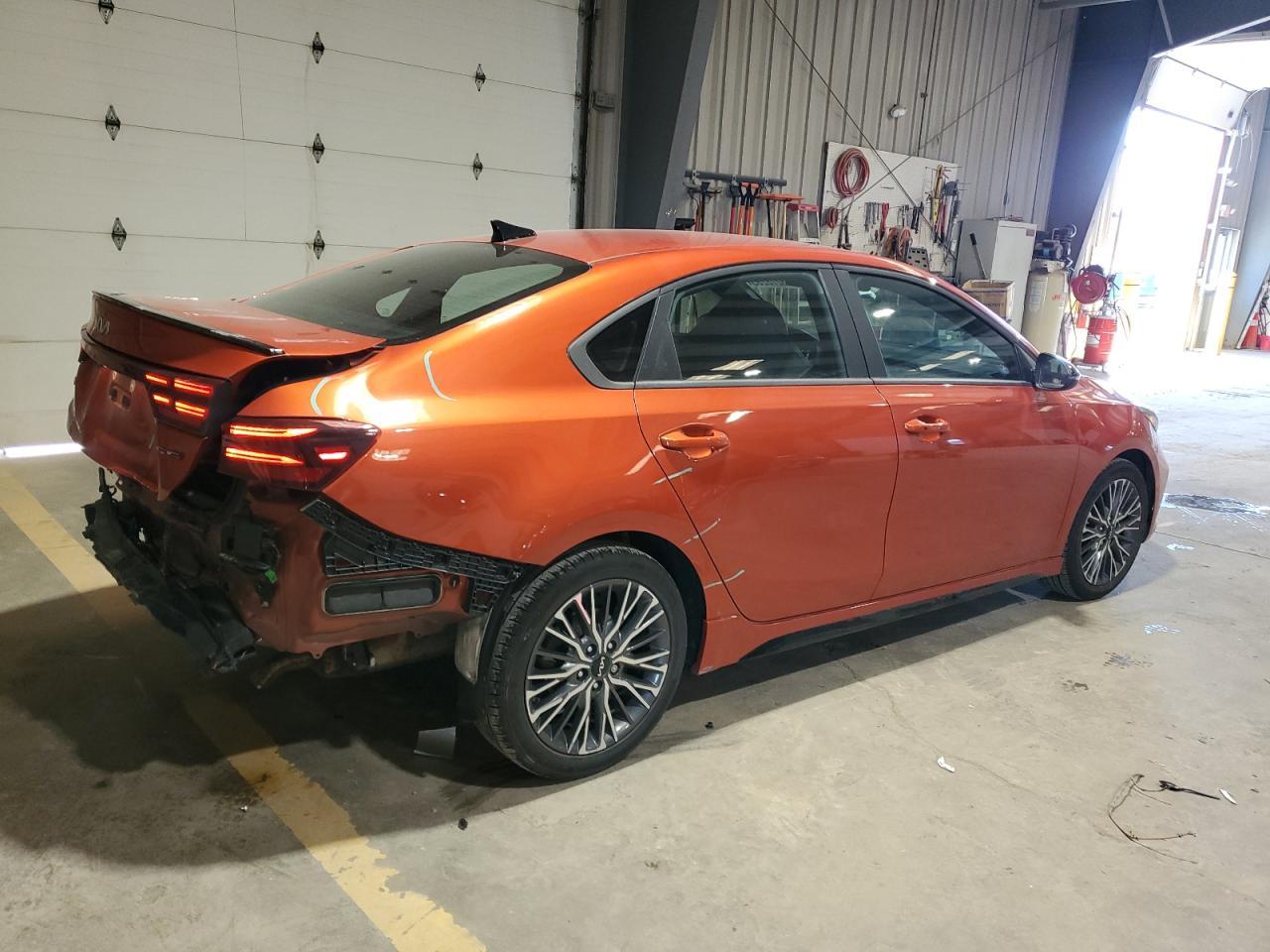 2022 Kia Forte Gt Line - Фото 3