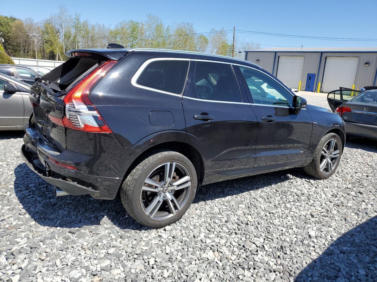 2018 Volvo Xc60 T6 Momentum - Image 3