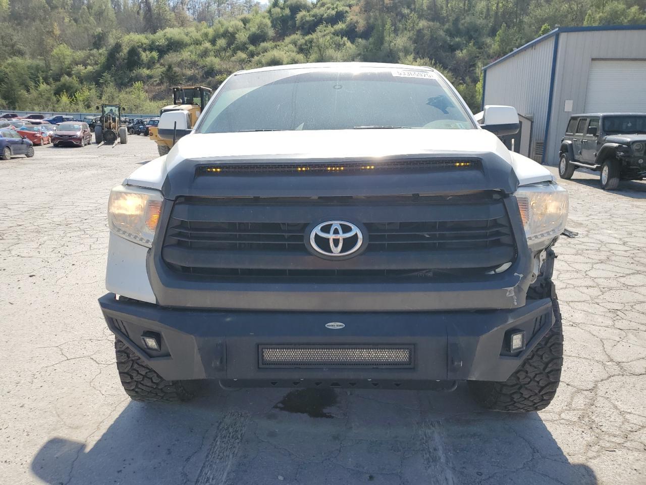 2017 Toyota Tundra Double Cab Sr - Фото 5