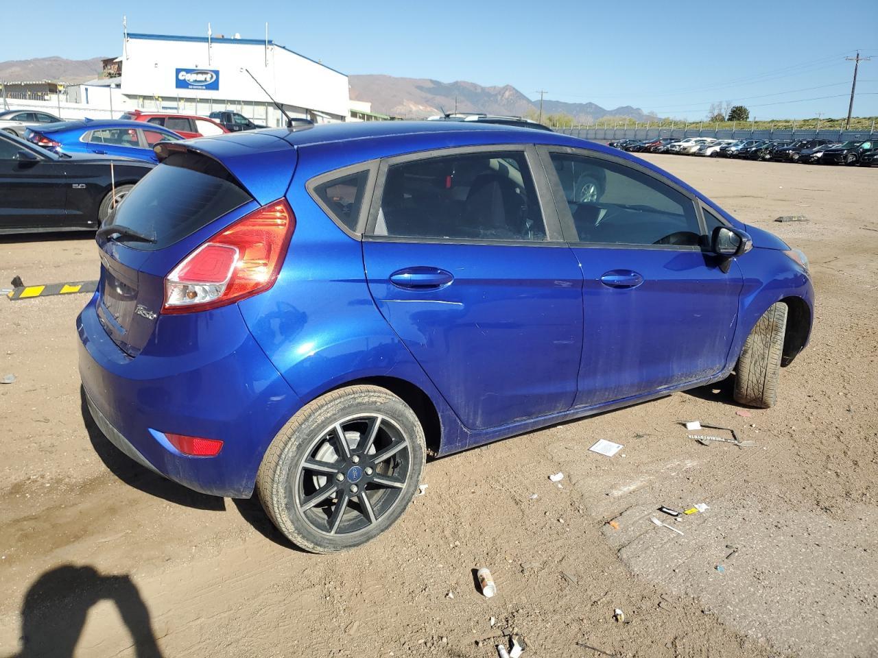 2015 Ford Fiesta Se - Image 3
