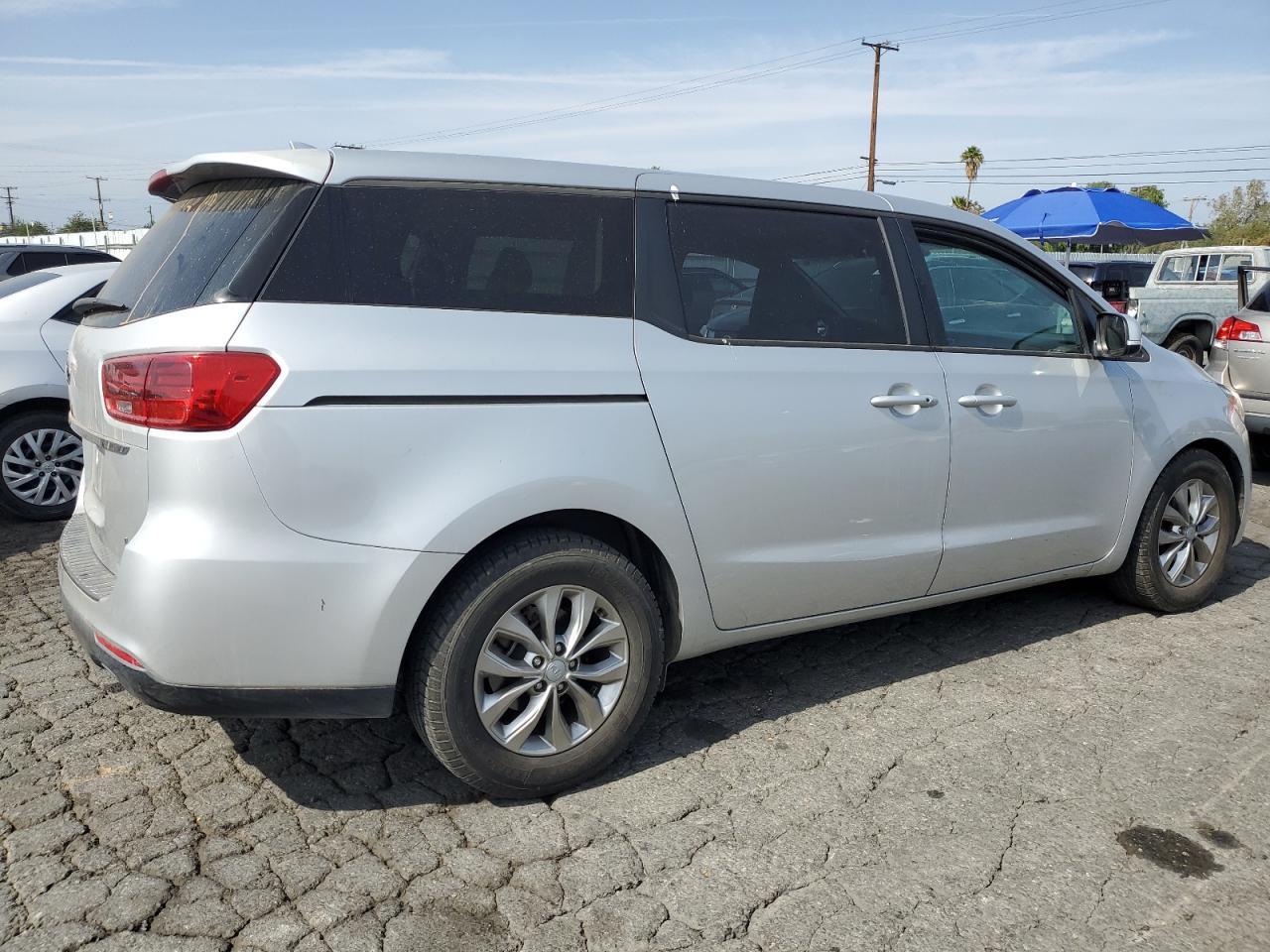 2020 Kia Sedona Lx - Фото 3