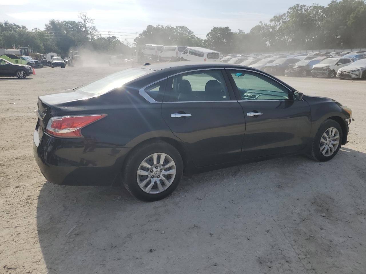 2015 Nissan Altima 2.5 - Image 3