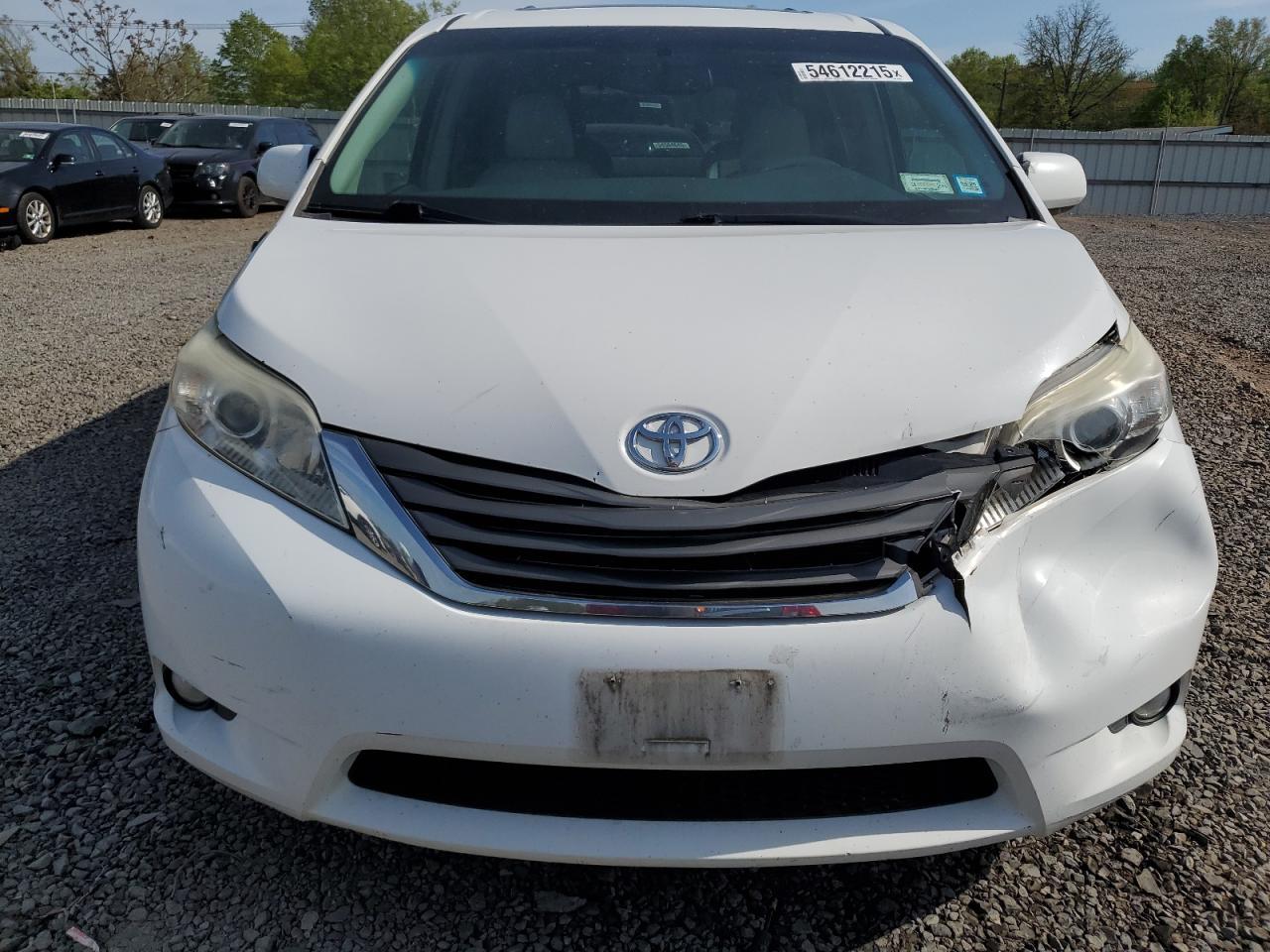 2014 Toyota Sienna Xle - Image 5
