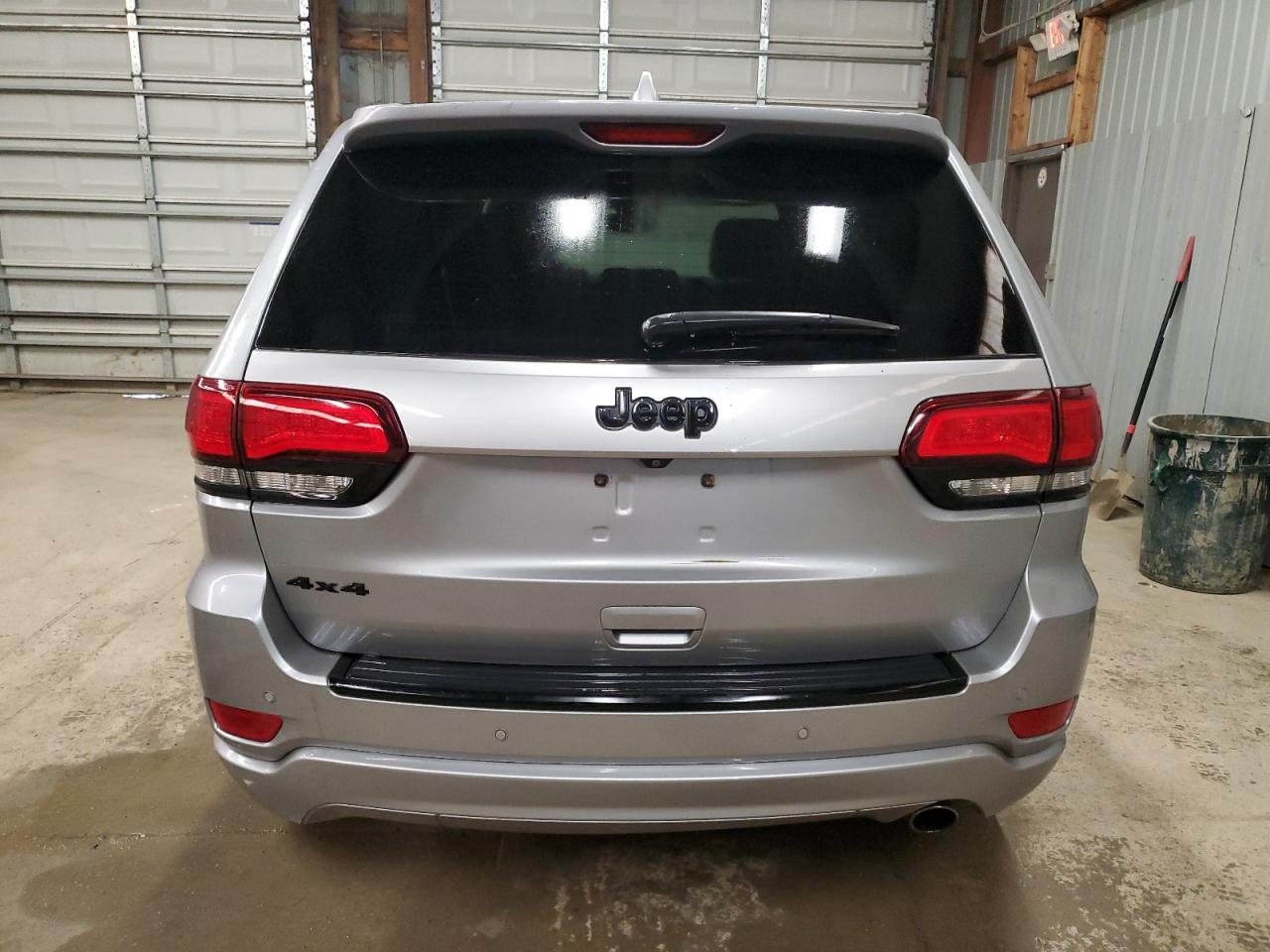 2018 Jeep Grand Cherokee Laredo - Image 6