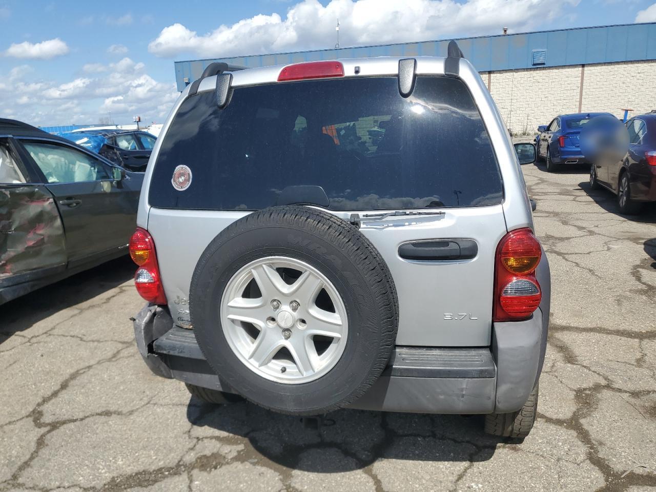 2004 Jeep Liberty Sport - Image 6