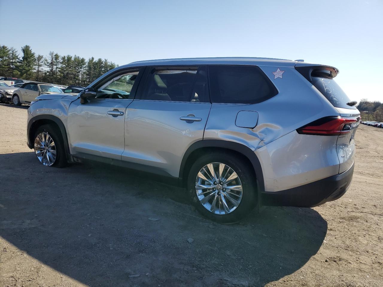 2024 Toyota Grand Highlander Xle - Image 2