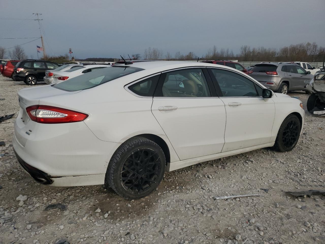 2014 Ford Fusion Se - Фото 3
