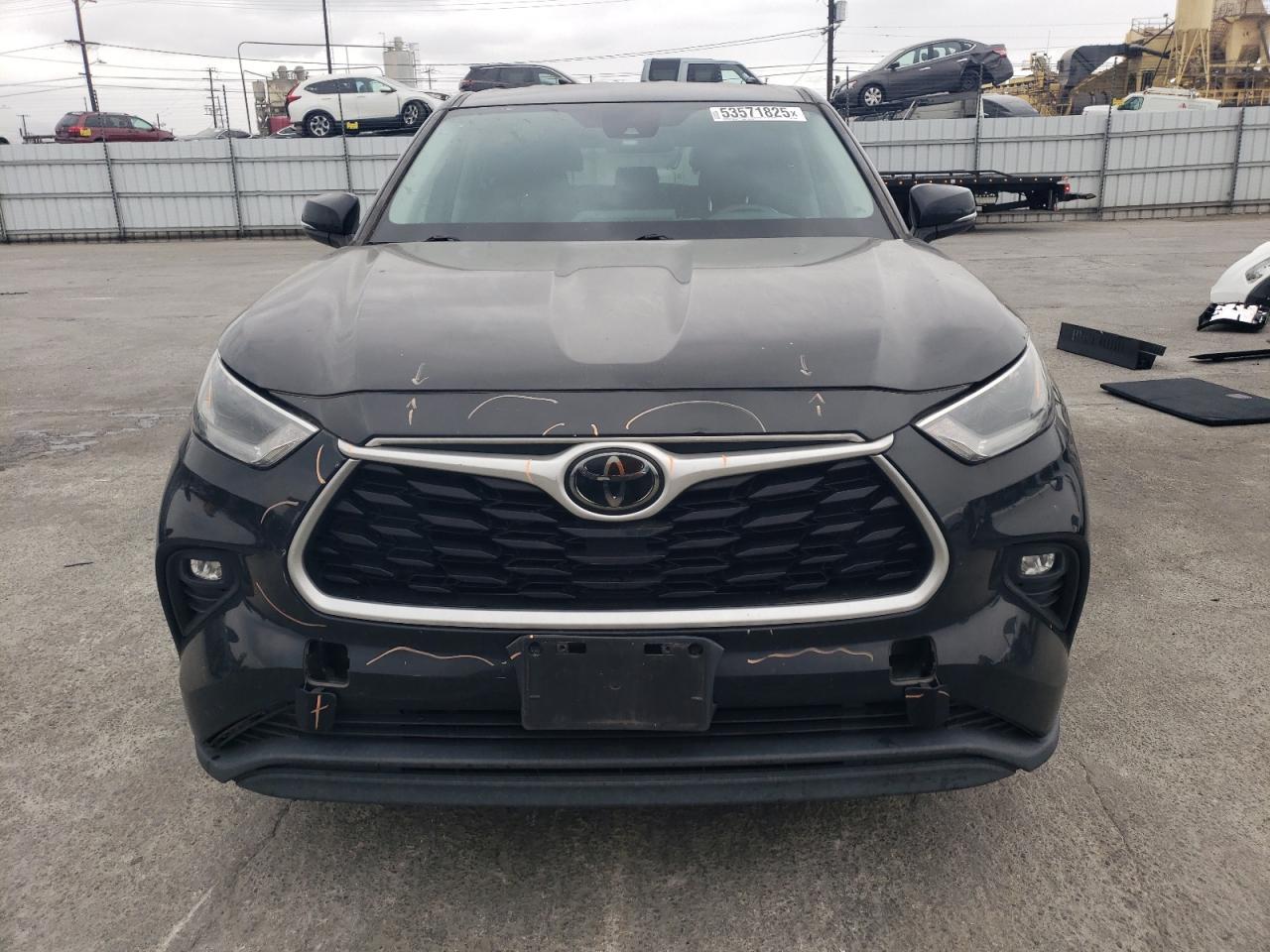 2021 Toyota Highlander L - Image 5