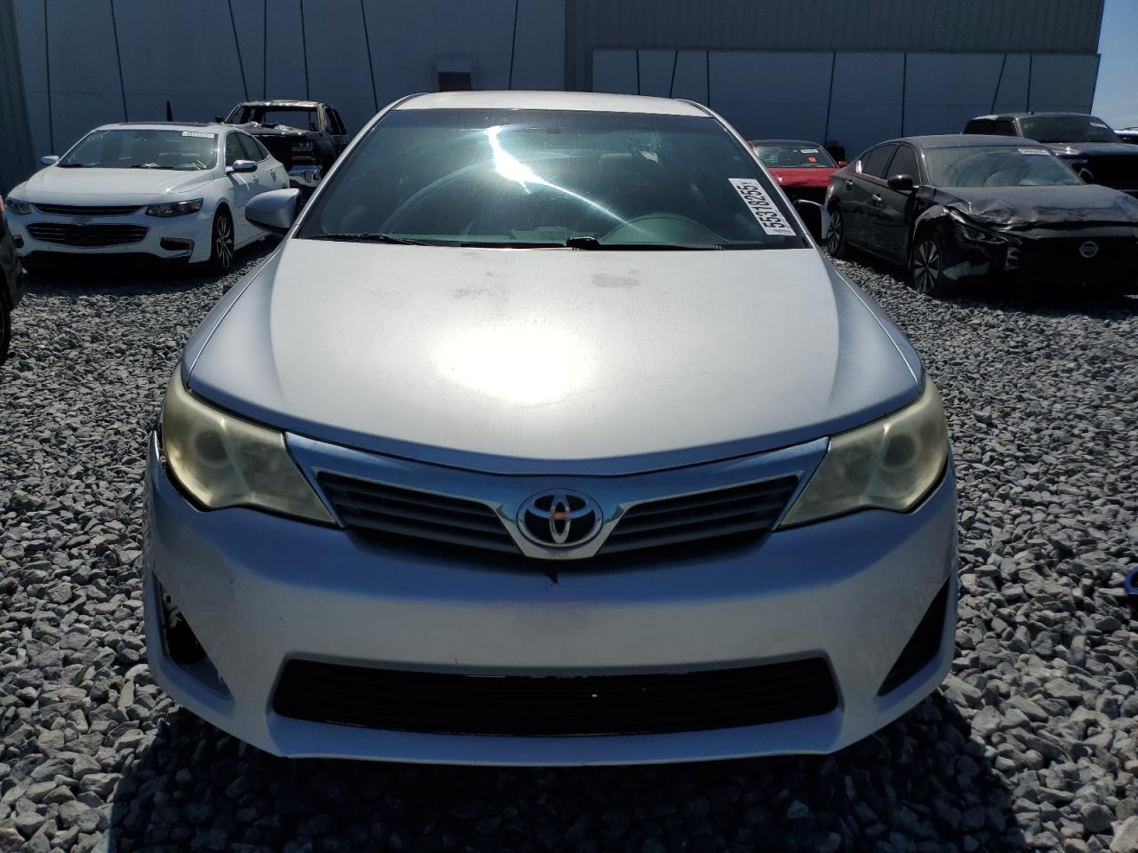 2014 Toyota Camry L - Image 5