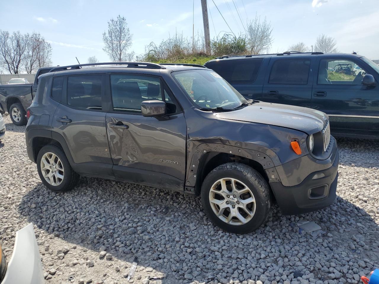 2017 Jeep Renegade Latitude - Image 4