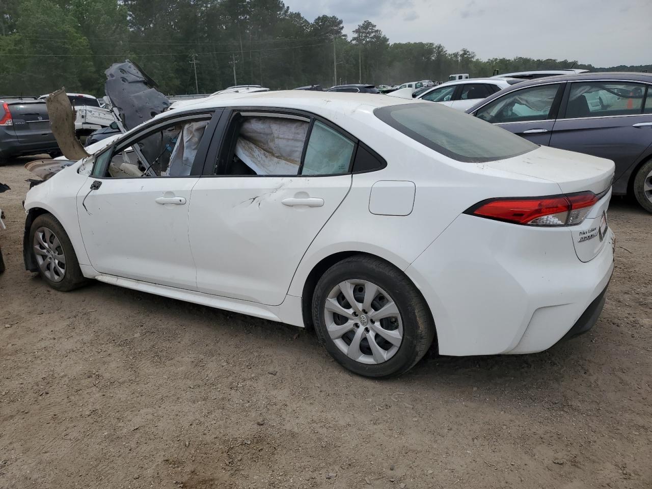 2021 Toyota Corolla Le - Фото 2