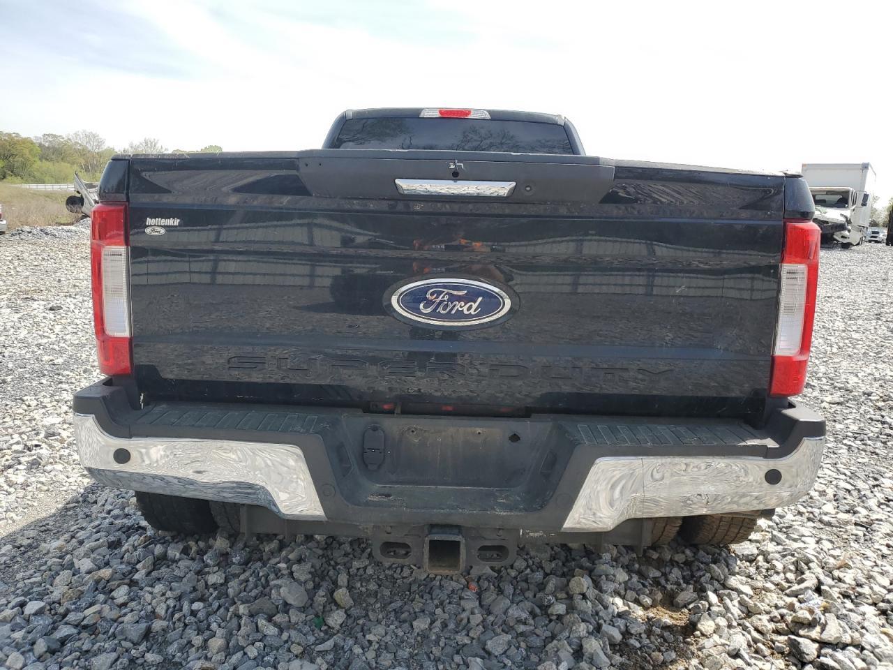 2017 Ford F350 Super Duty - Image 6